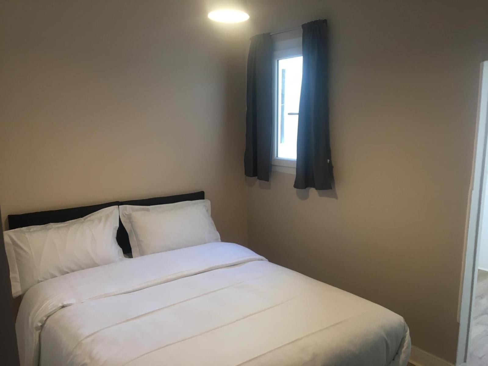 Hotel Le Saint Ouen Parigi